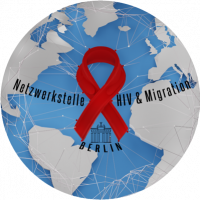 Logo der Netzwerkstelle sexuelle Gesundheit und Migration: Weltkugel auf der Fäden verbunden sind und in der Mitte der Weltkugel eine rote Schleife. Zusätzlich ist noch der Schriftzug "Netzwerkstelle HIV & Migration Berlin" und eine Illustration des Brandenburger Tors auf der Weltkugel zu sehen.